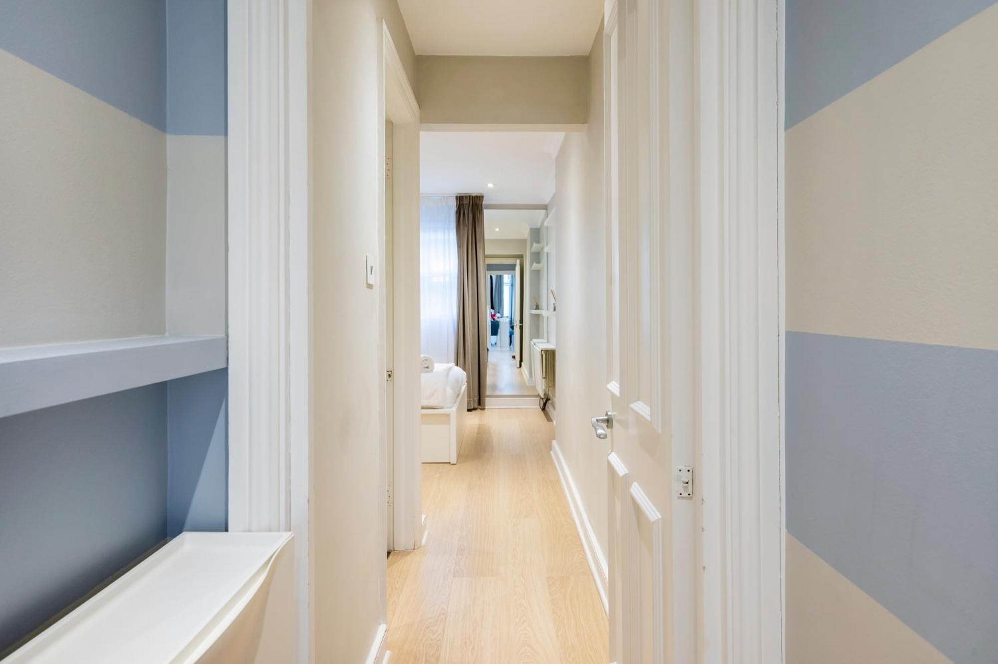 Chelsea Two Bedroom Apartment *